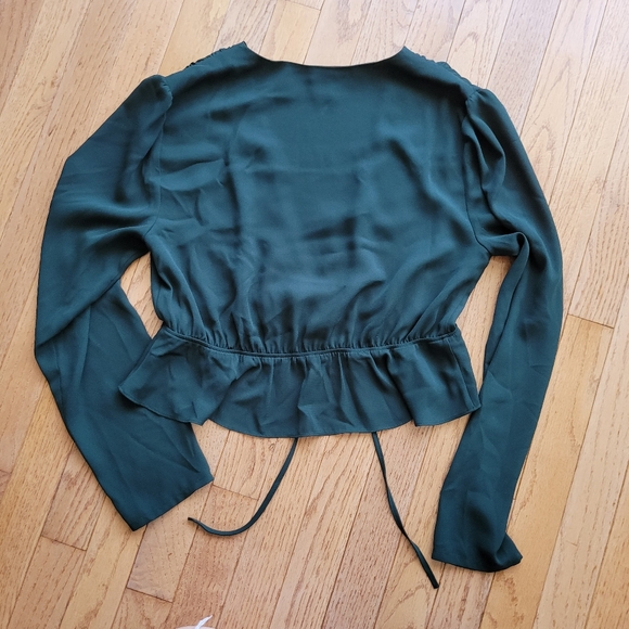 Sunday Best Aritzia Crop Front Tie Kimberly Long Sleeve Blouse Green - Picture 10 of 16